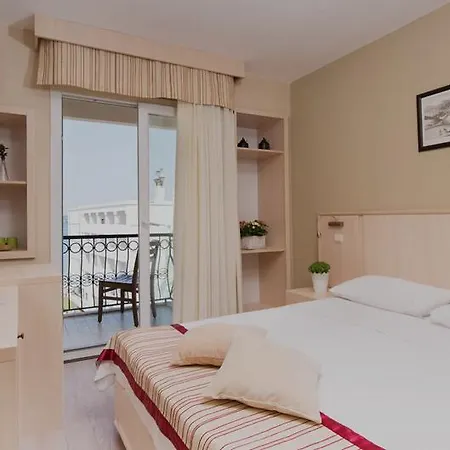 Apartahotel Ileri & Çeşme