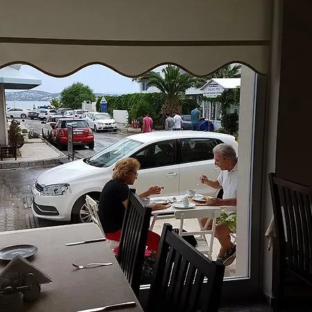 伊勒里公寓式酒店 Çeşme