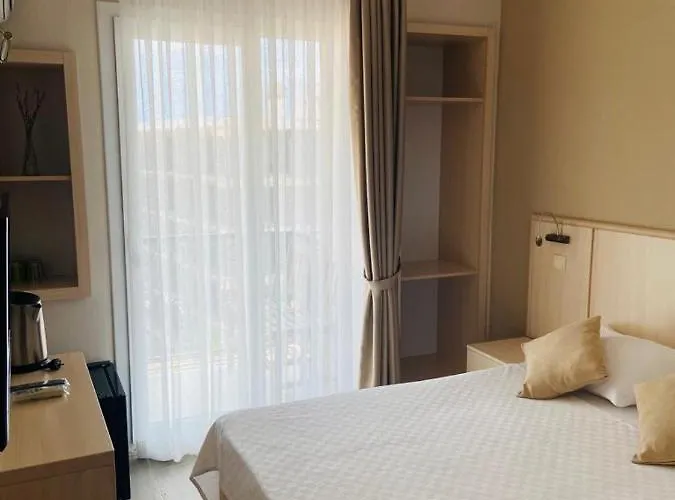 Apartmanhotel Ileri &
