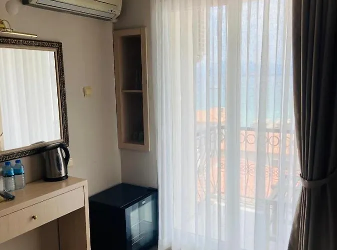 Apartmanhotel Ileri & *