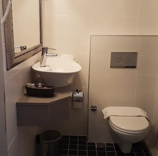 Apartmanhotel Ileri & *